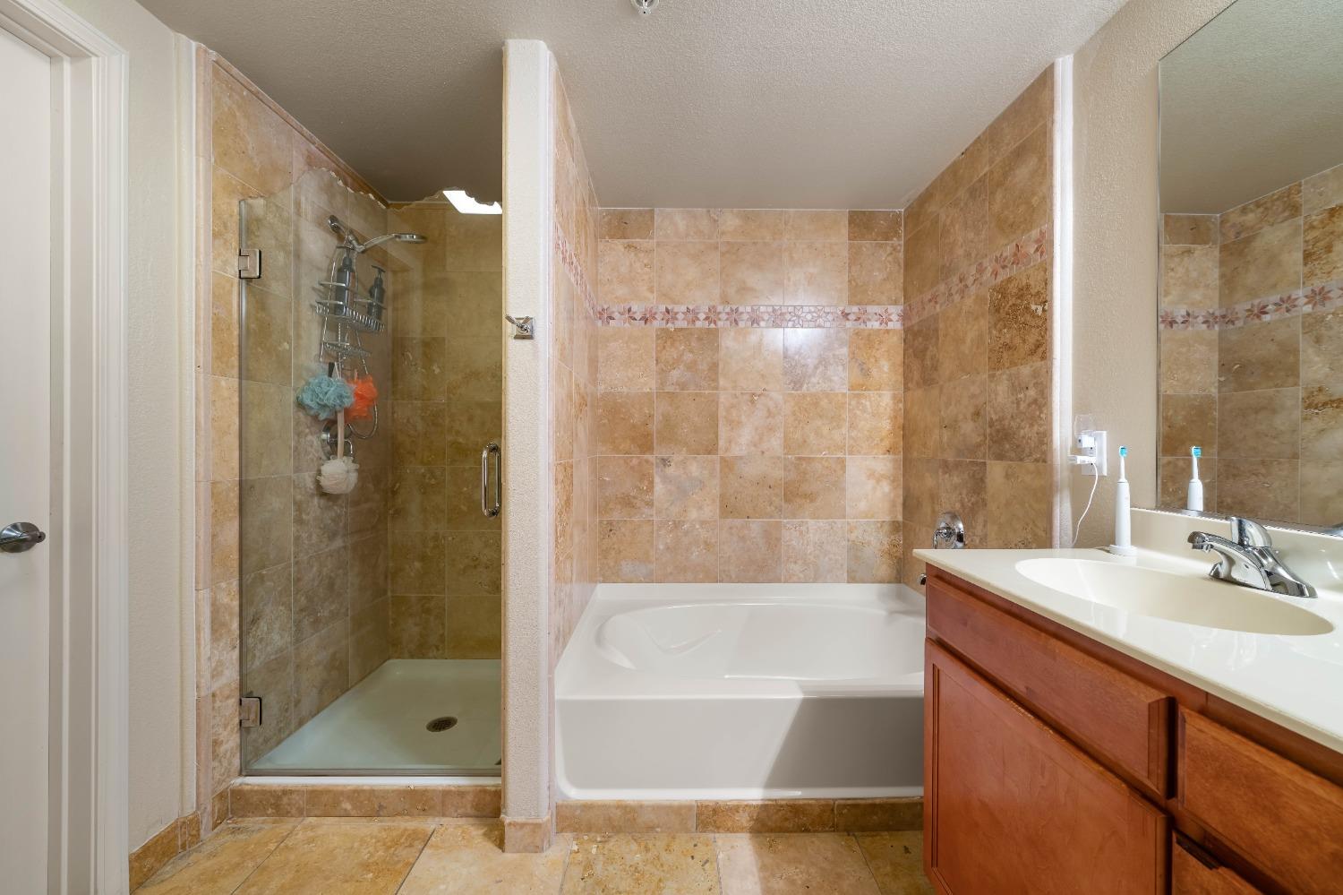 Photo #21: 225068251 Listing: Photo #21