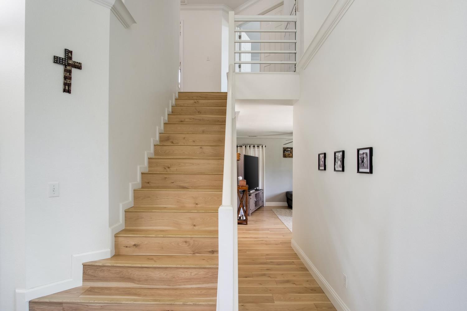 Bradford Court, Delhi, California image 7