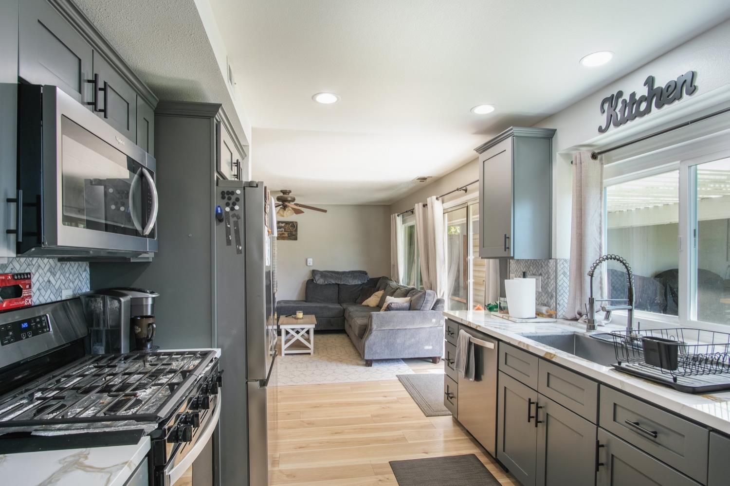 Bradford Court, Delhi, California image 9