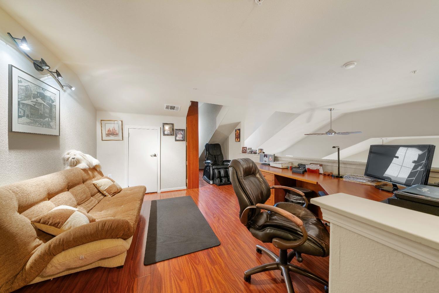 Photo #23: 225068251 Listing: Photo #23
