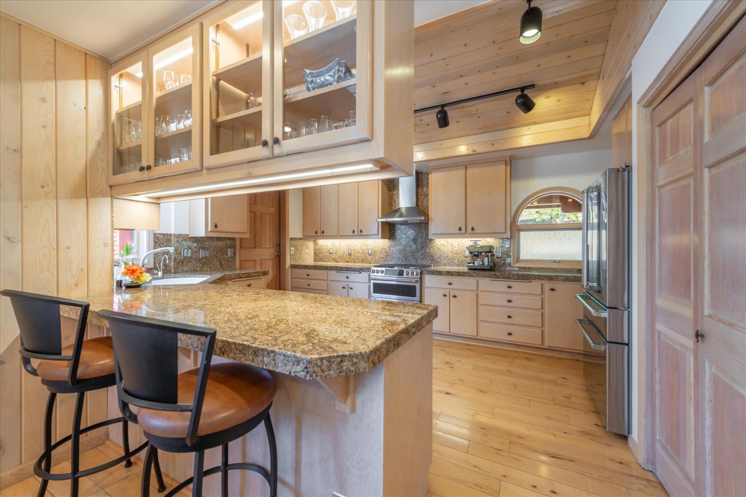 Falcon Point Place, Truckee, California image 23