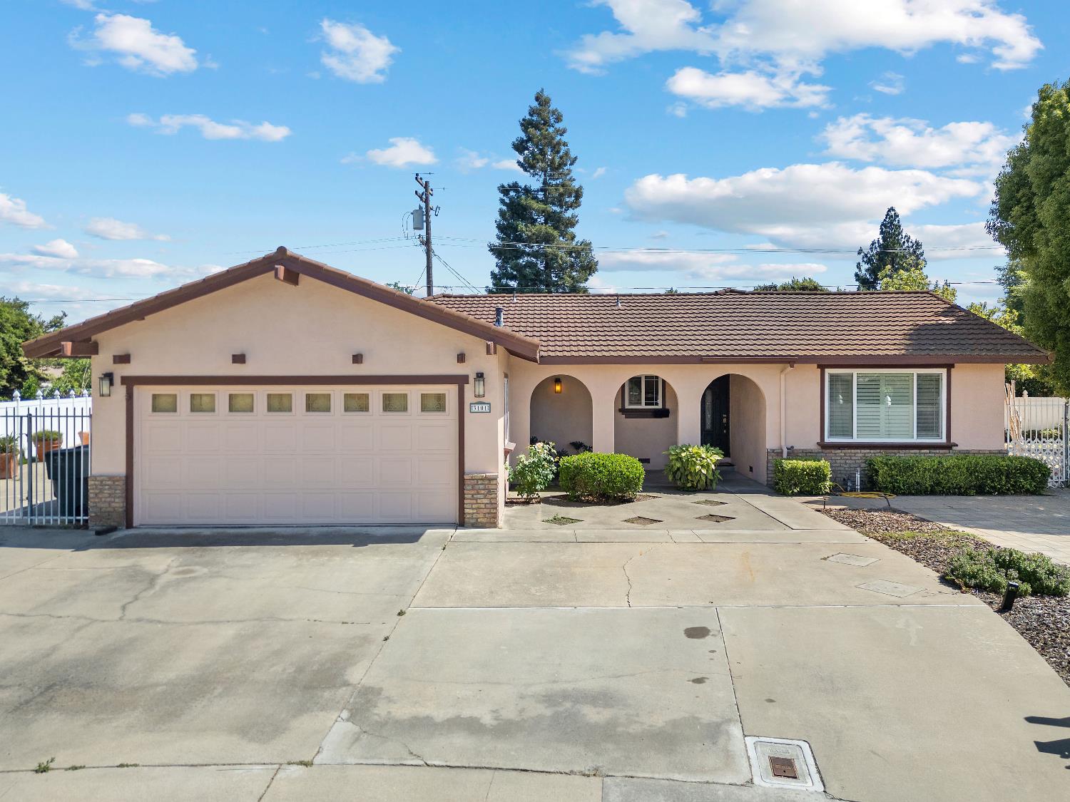 Lisa Court, Modesto, California image 1