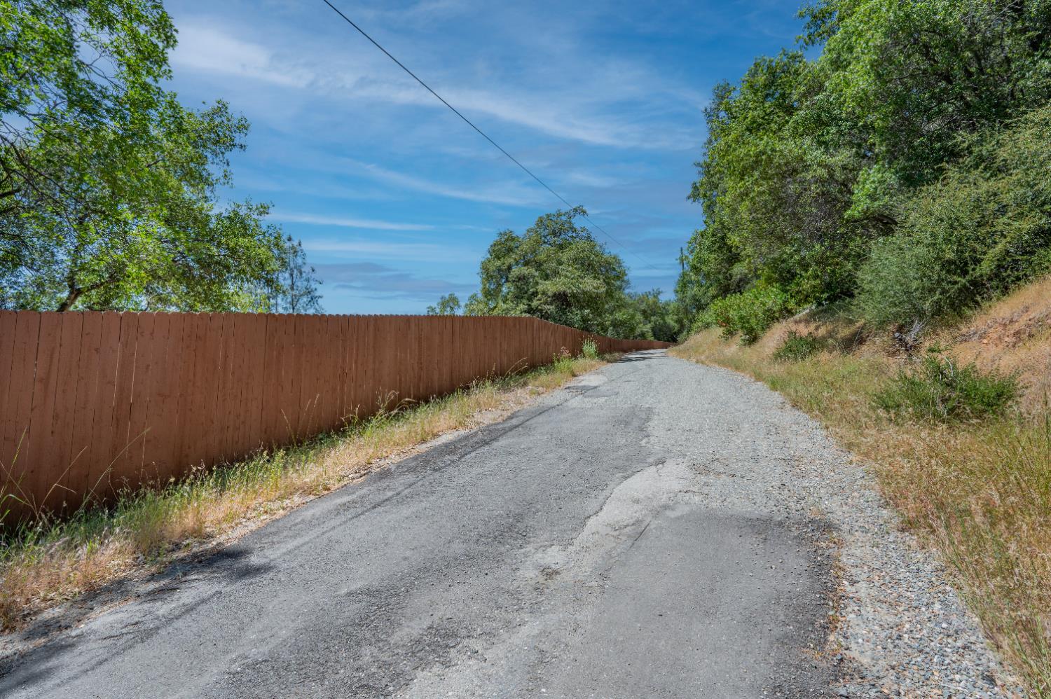 Roving Way, Grass Valley, California image 16