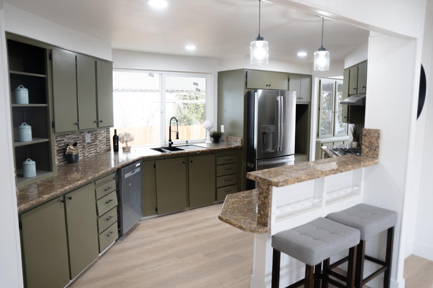 Detail Gallery Image 7 of 25 For 818 Dobrich Cir, Pittsburg,  CA 94565 - 2 Beds | 2 Baths