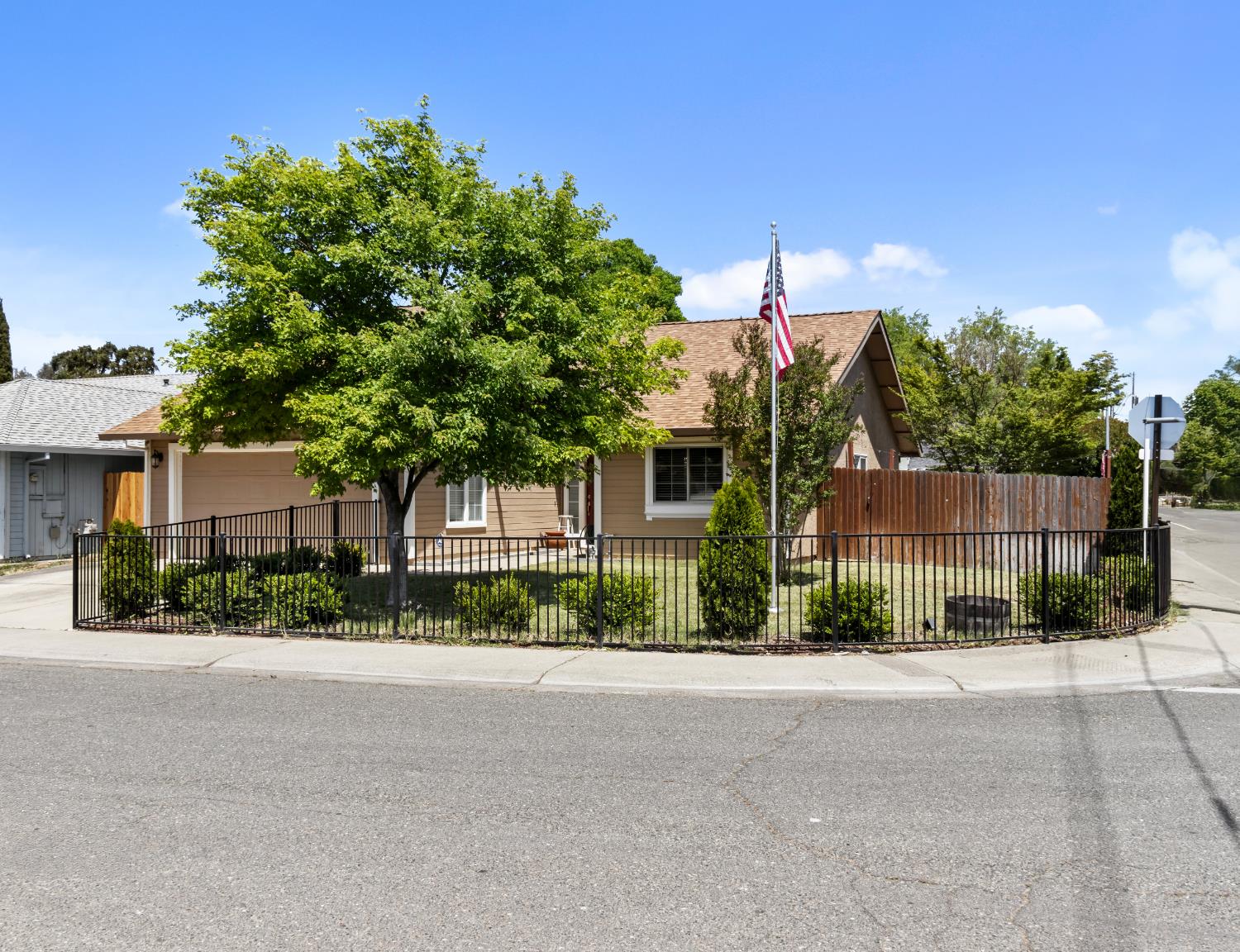 Anderson Wood Way, Rio Linda, California image 2