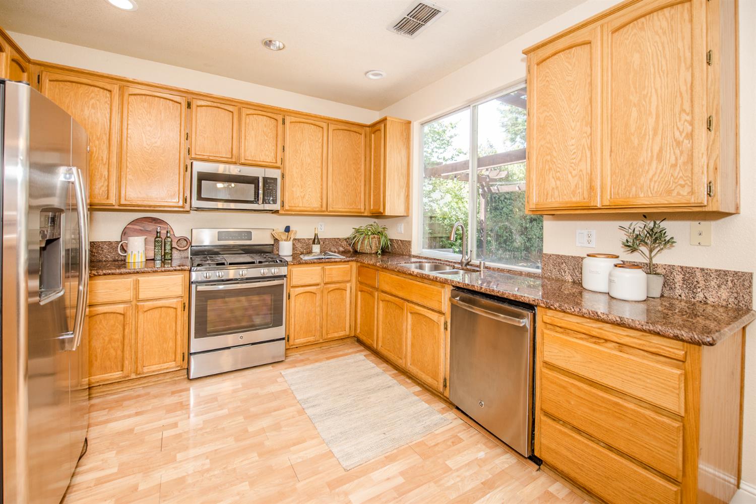 Duncan Circle, Woodland, California image 10