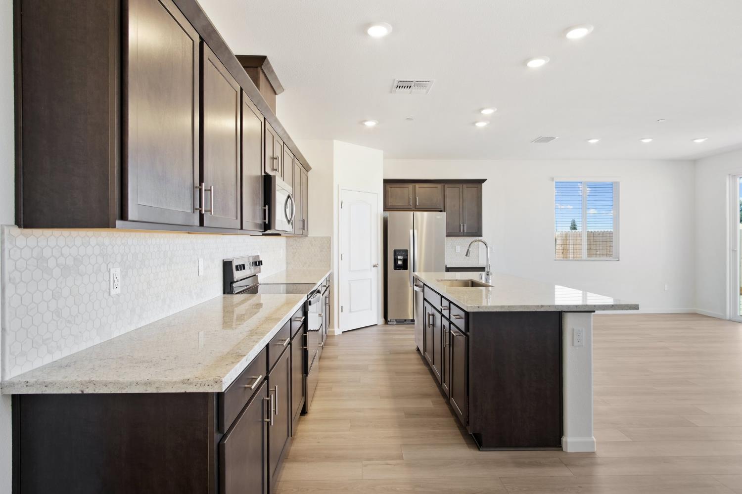 Hedaro Place, Manteca, California image 9