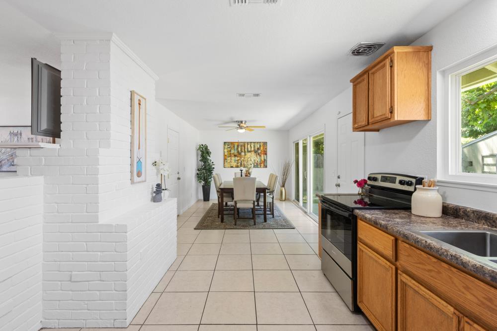 Rumford Avenue, Citrus Heights, California image 19