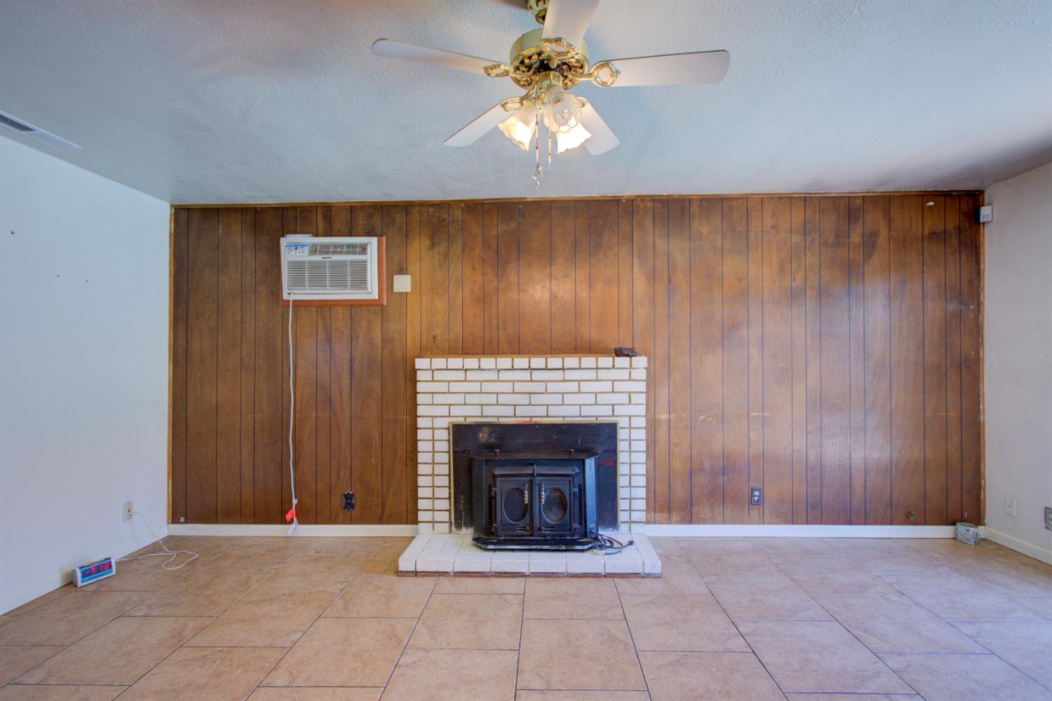 Kingsbury Avenue, Modesto, California image 12