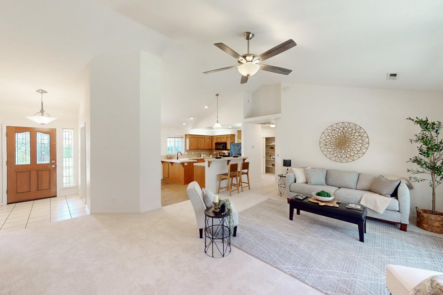 Donald Court, Yuba City, California image 6