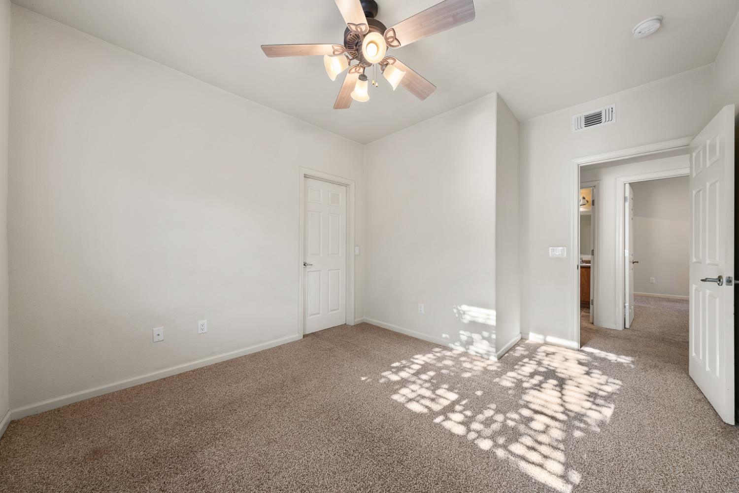 Photo #18: 225067180 Listing: Photo #18