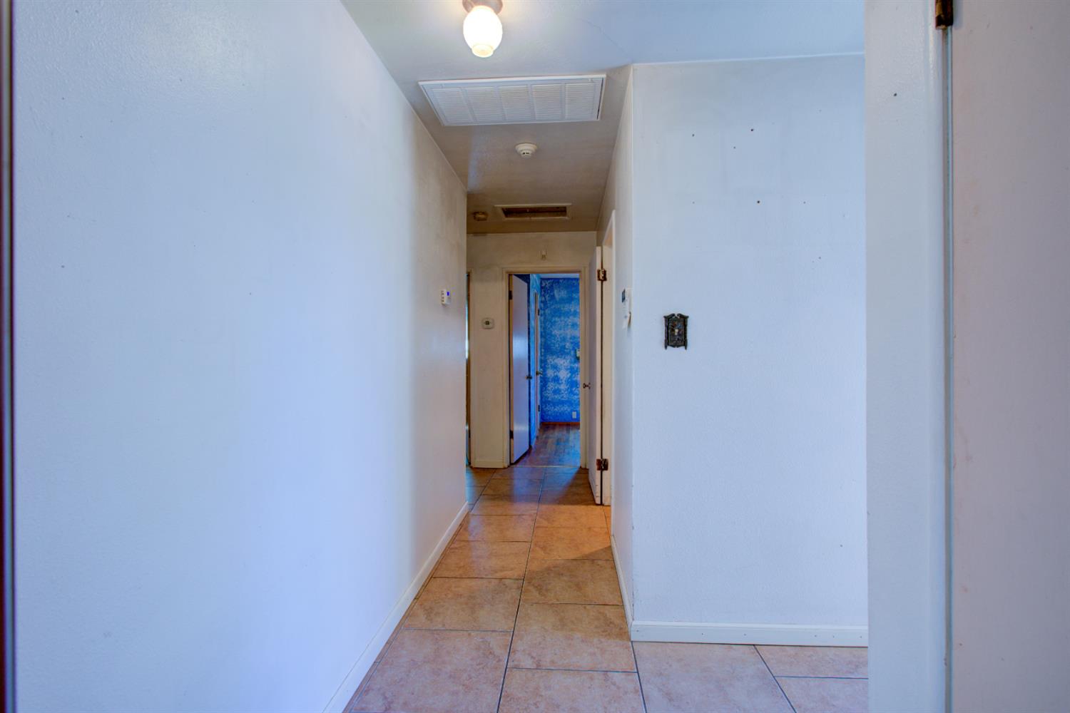 Kingsbury Avenue, Modesto, California image 17