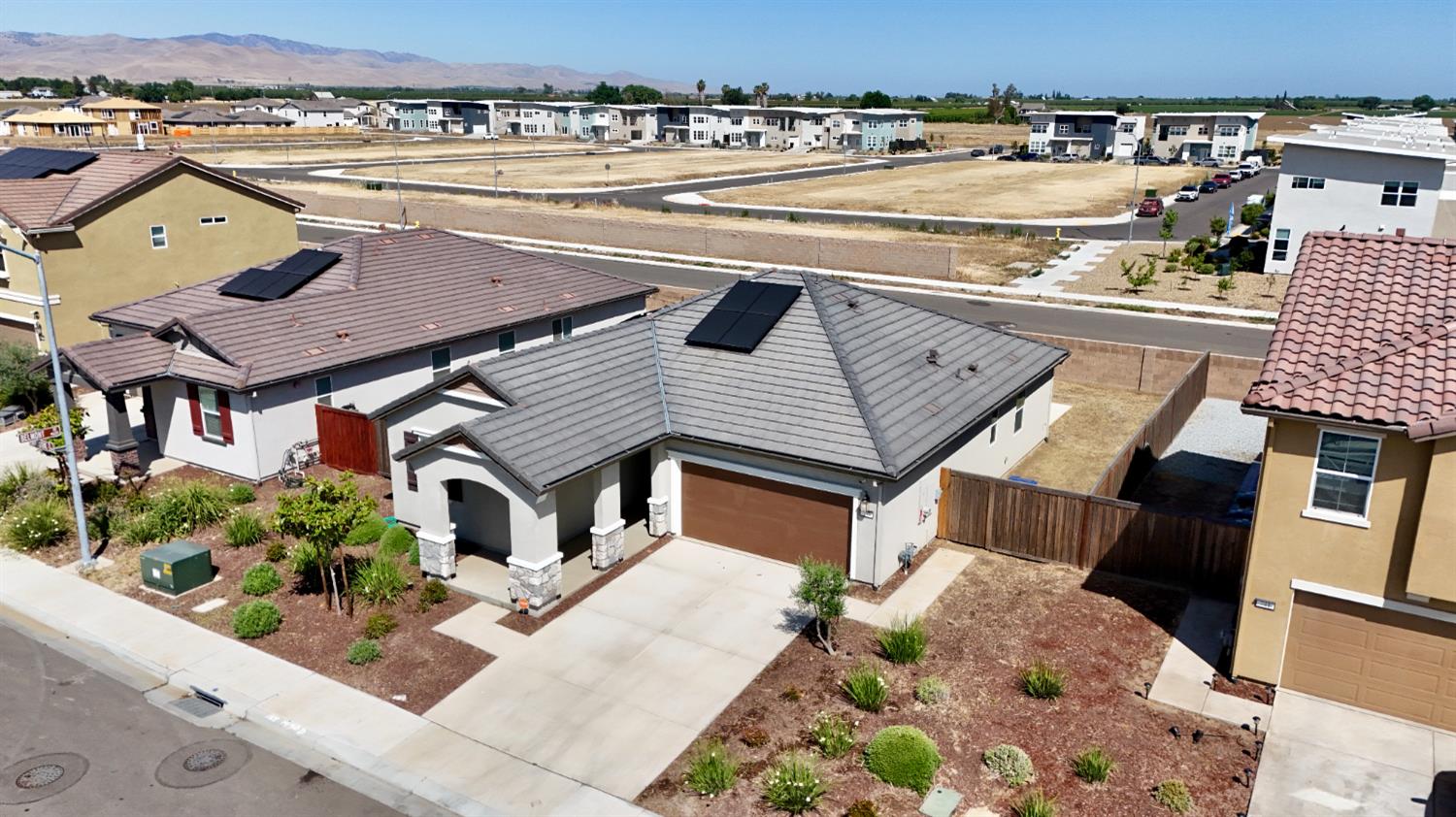 Featherstone Drive, Patterson, California image 3