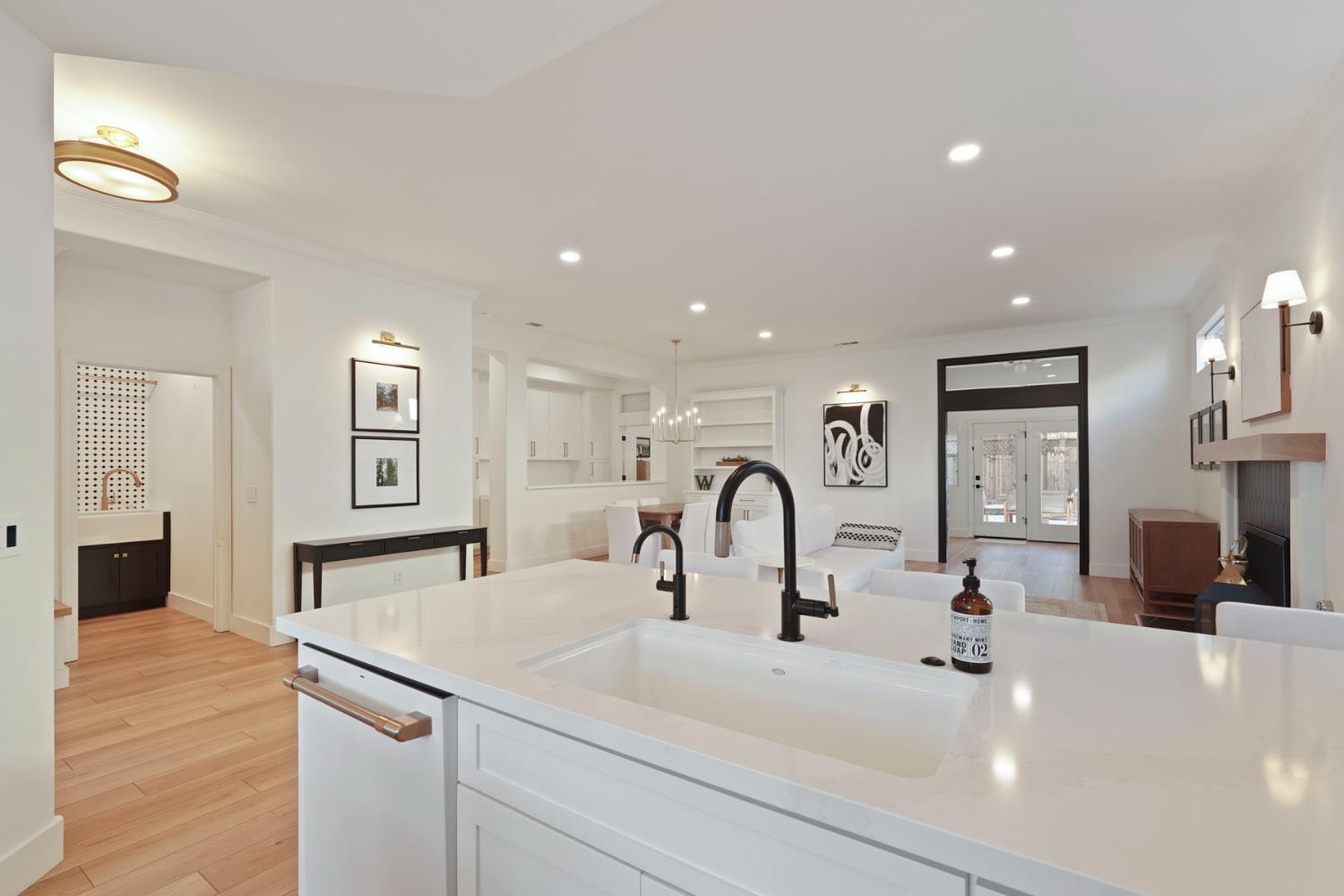 Sweetwood Drive, Lodi, California image 16