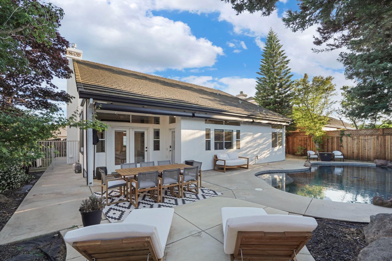 Sweetwood Drive, Lodi, California image 41