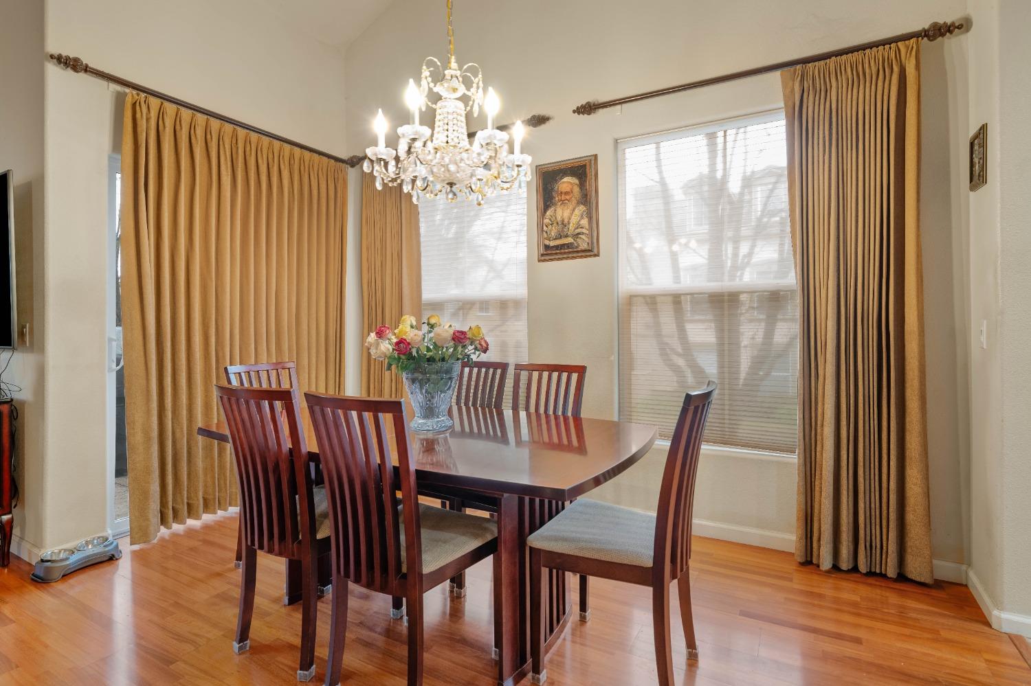 Photo #11: 225068251 Listing: Photo #11
