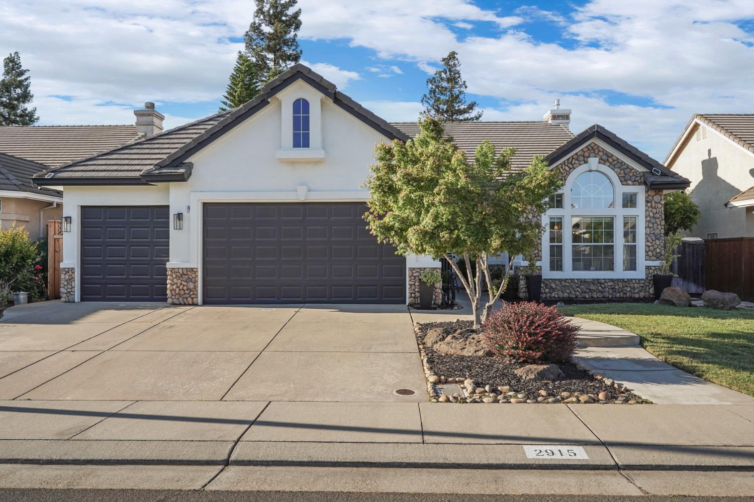 Sweetwood Drive, Lodi, California image 2
