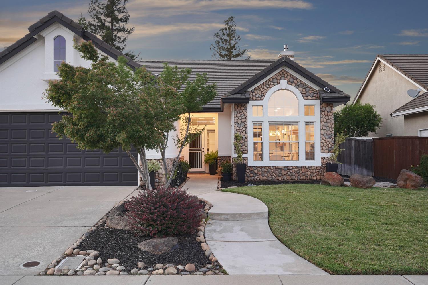 Sweetwood Drive, Lodi, California image 3