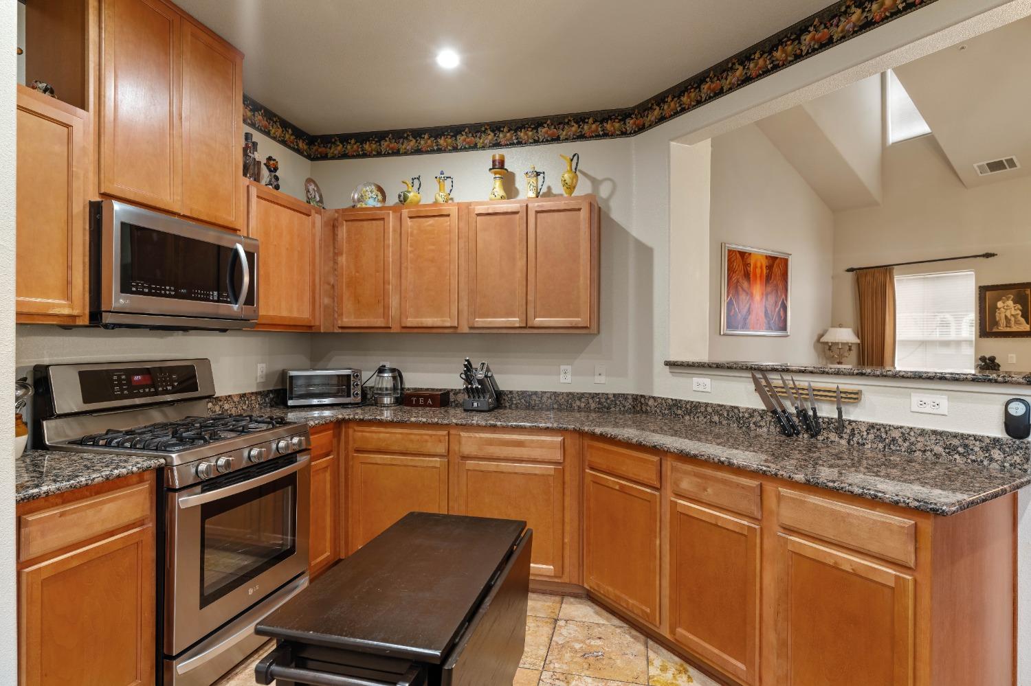 Photo #6: 225068251 Listing: Photo #6
