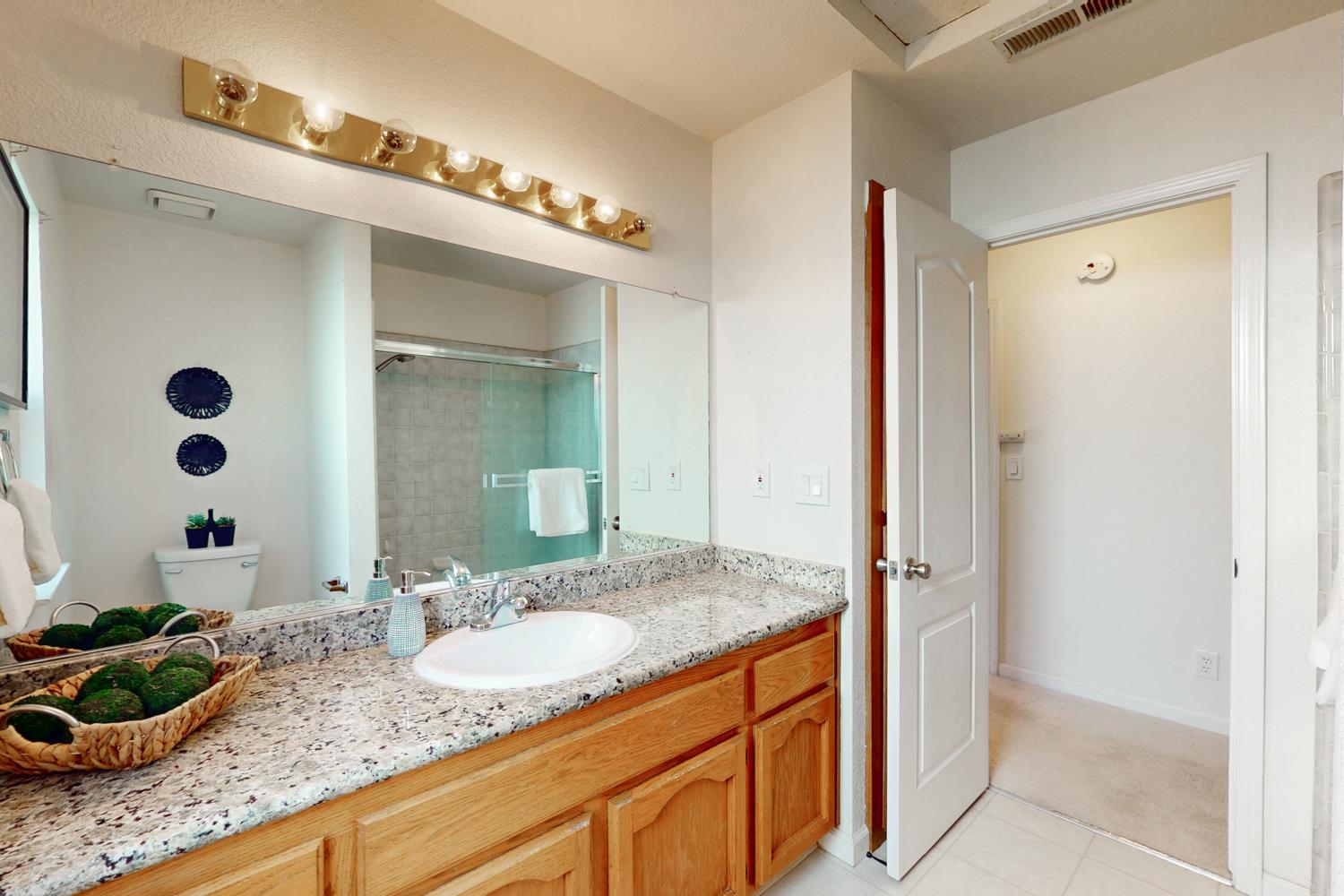 Donald Court, Yuba City, California image 35
