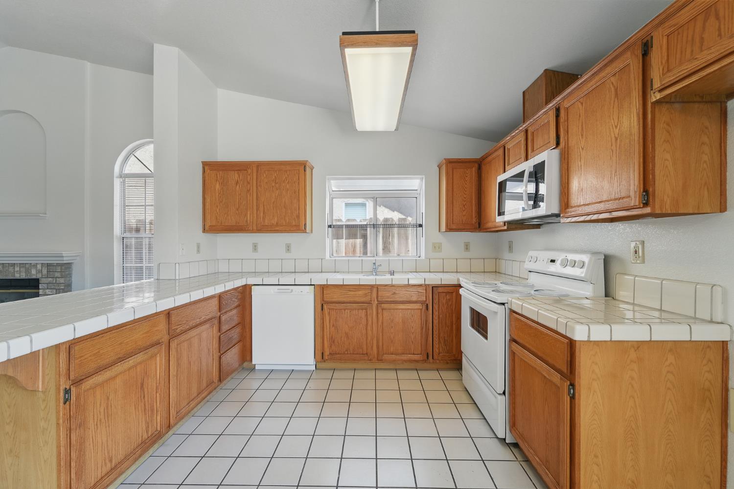 Colony Manor, Riverbank, California image 13