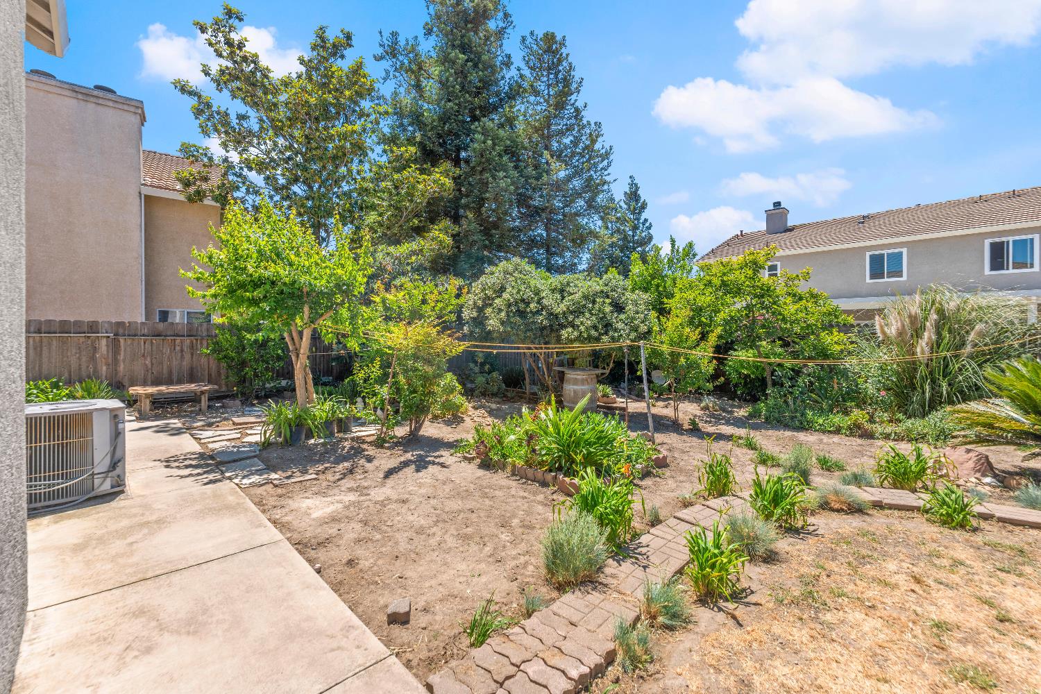 Van Eeden Court, Stockton, California image 39