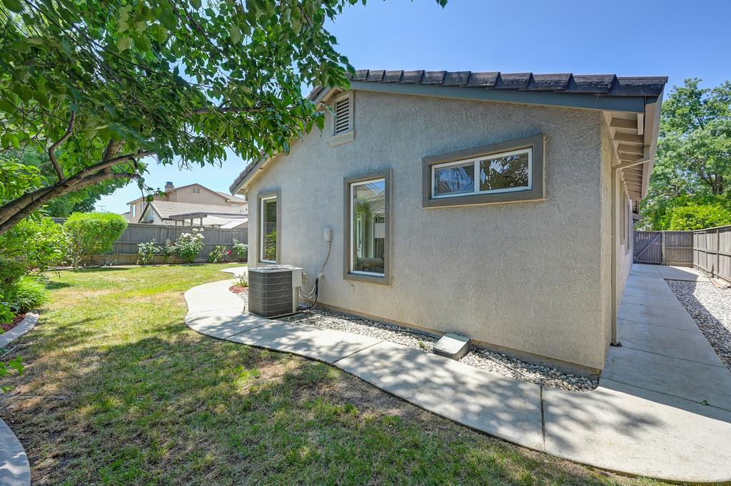 Azalea Garden Way, Rancho Cordova, California image 37