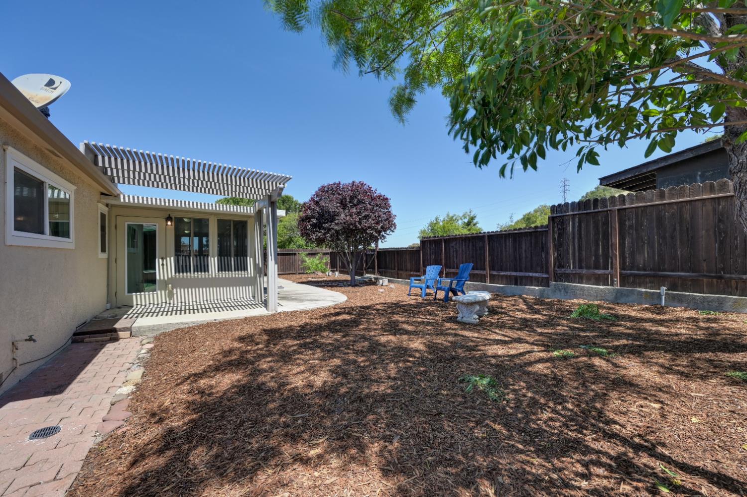 Clark Court, Pinole, California image 22
