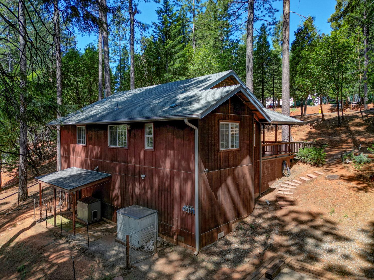 Forest Knoll Court, Pioneer, California image 3