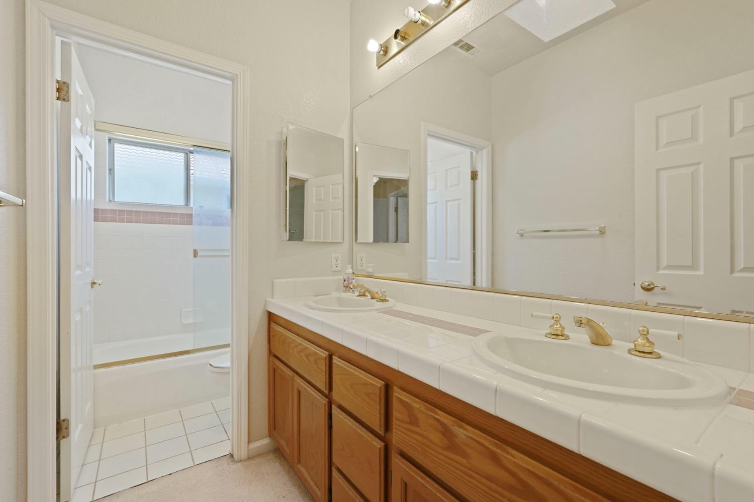 Detail Gallery Image 33 of 50 For 1053 L Aloutte Way, Sacramento,  CA 95831 - 4 Beds | 3 Baths