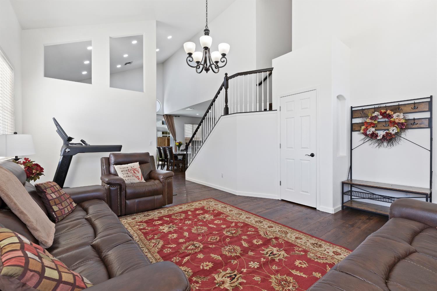 Moonbeam Way, Turlock, California image 8