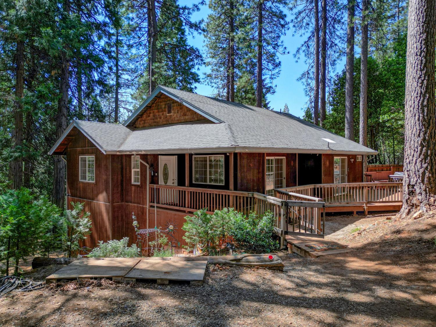 Forest Knoll Court, Pioneer, California image 1