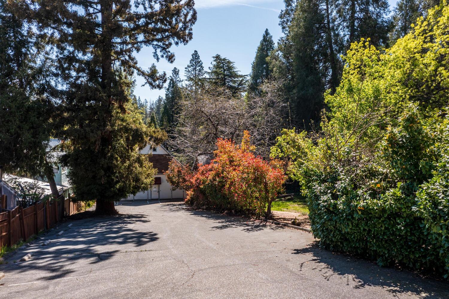 S Auburn Street, Grass Valley, California image 25