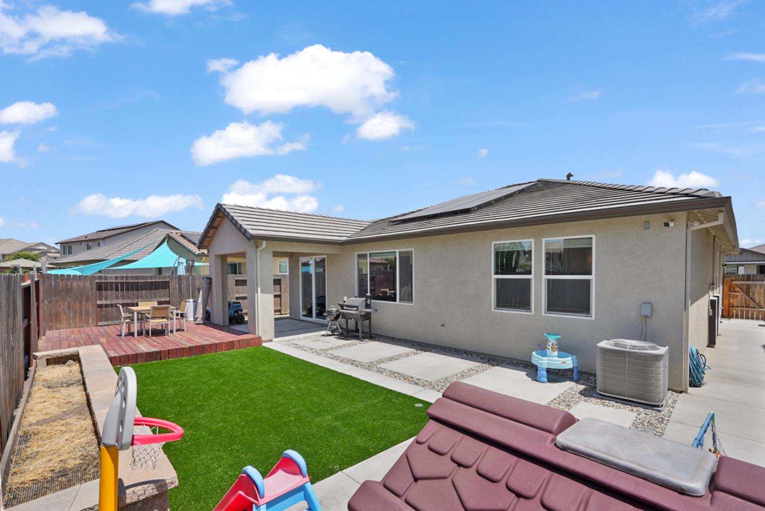 Oleander Avenue, Manteca, California image 2