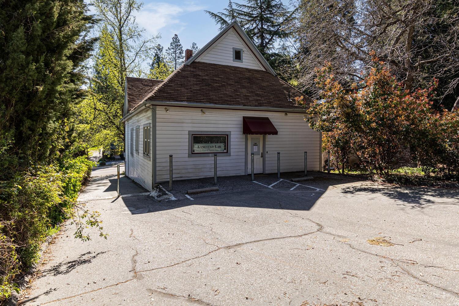 S Auburn Street, Grass Valley, California image 13