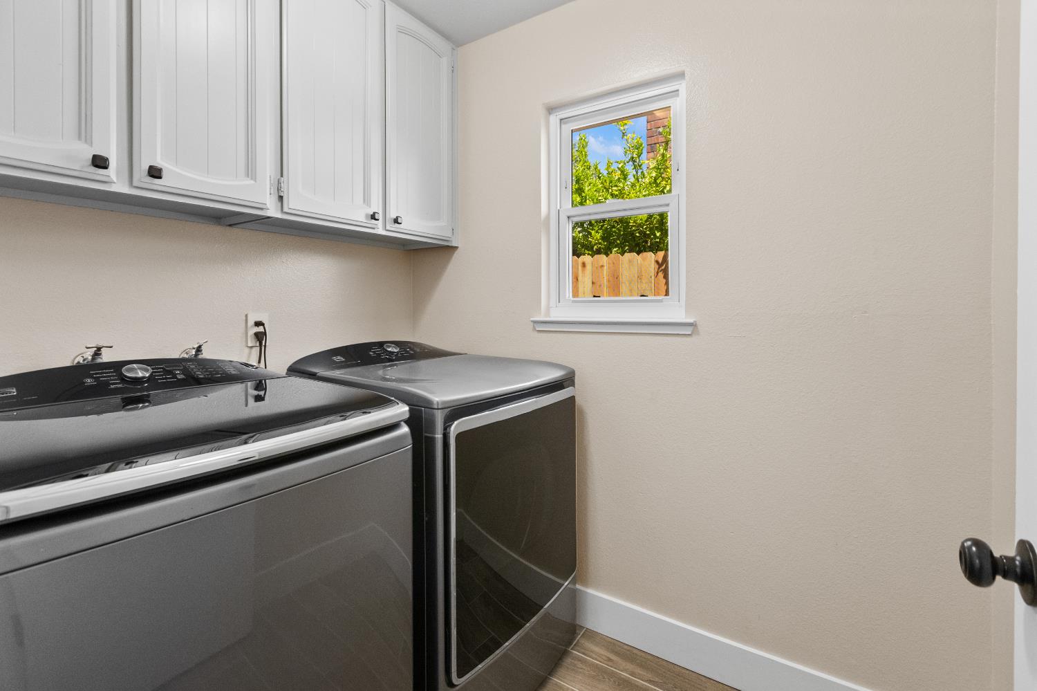 Glen Alder Way, Sacramento, CA, 95826-4058