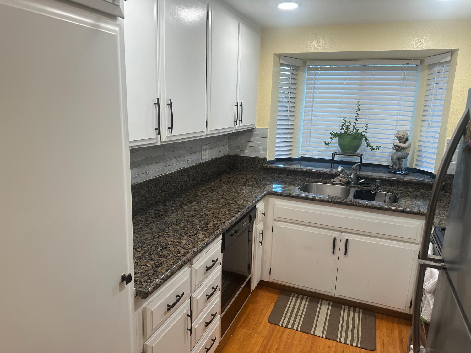 Photo #7: 225068739 Listing: Photo #7