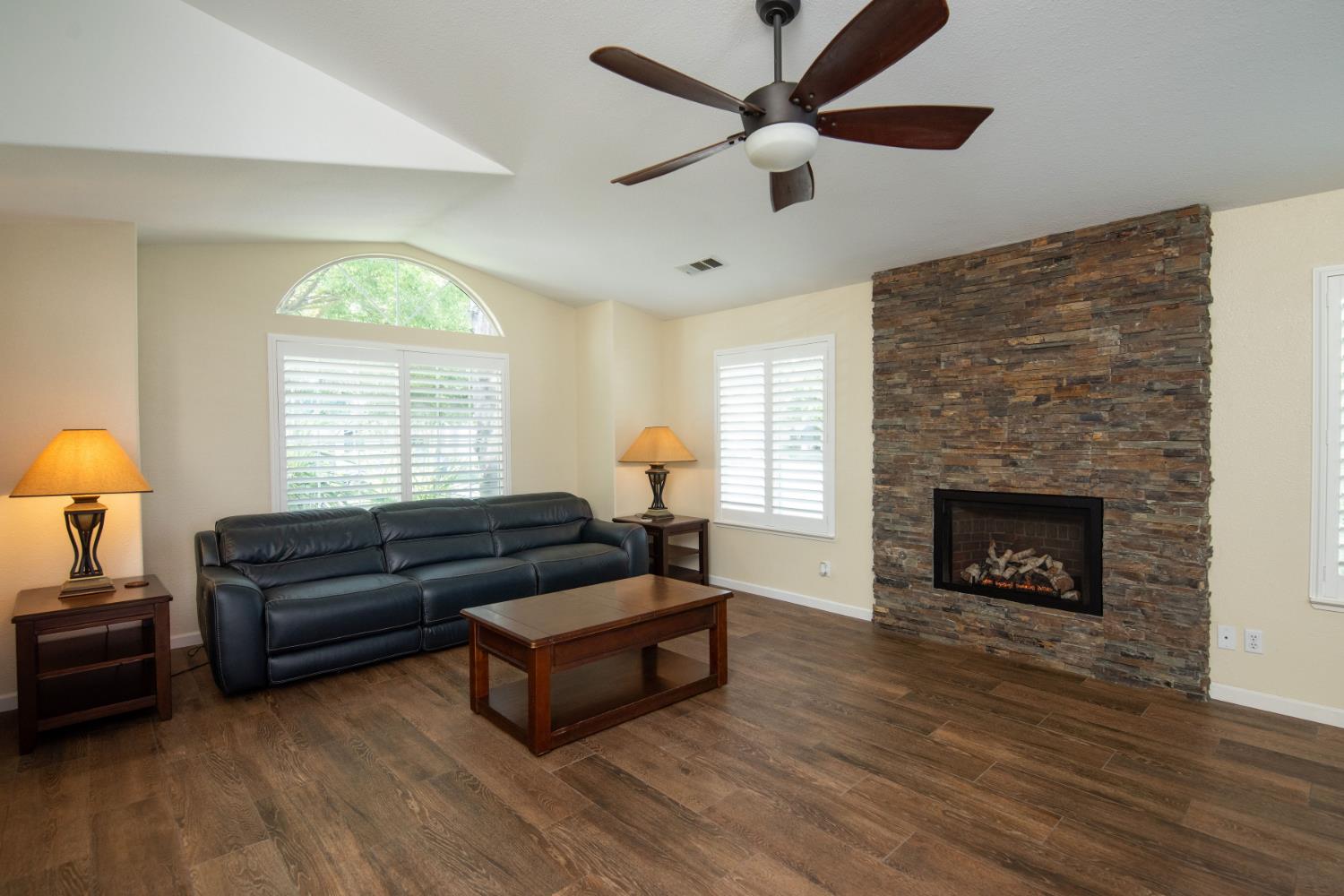 Bernstein Drive, Modesto, California image 4