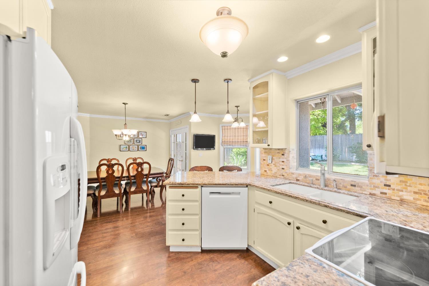 Crown Prince Court, Elk Grove, California image 5
