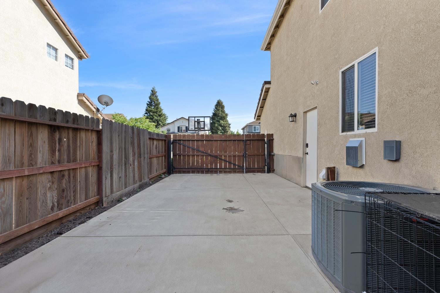 Moonbeam Way, Turlock, California image 36