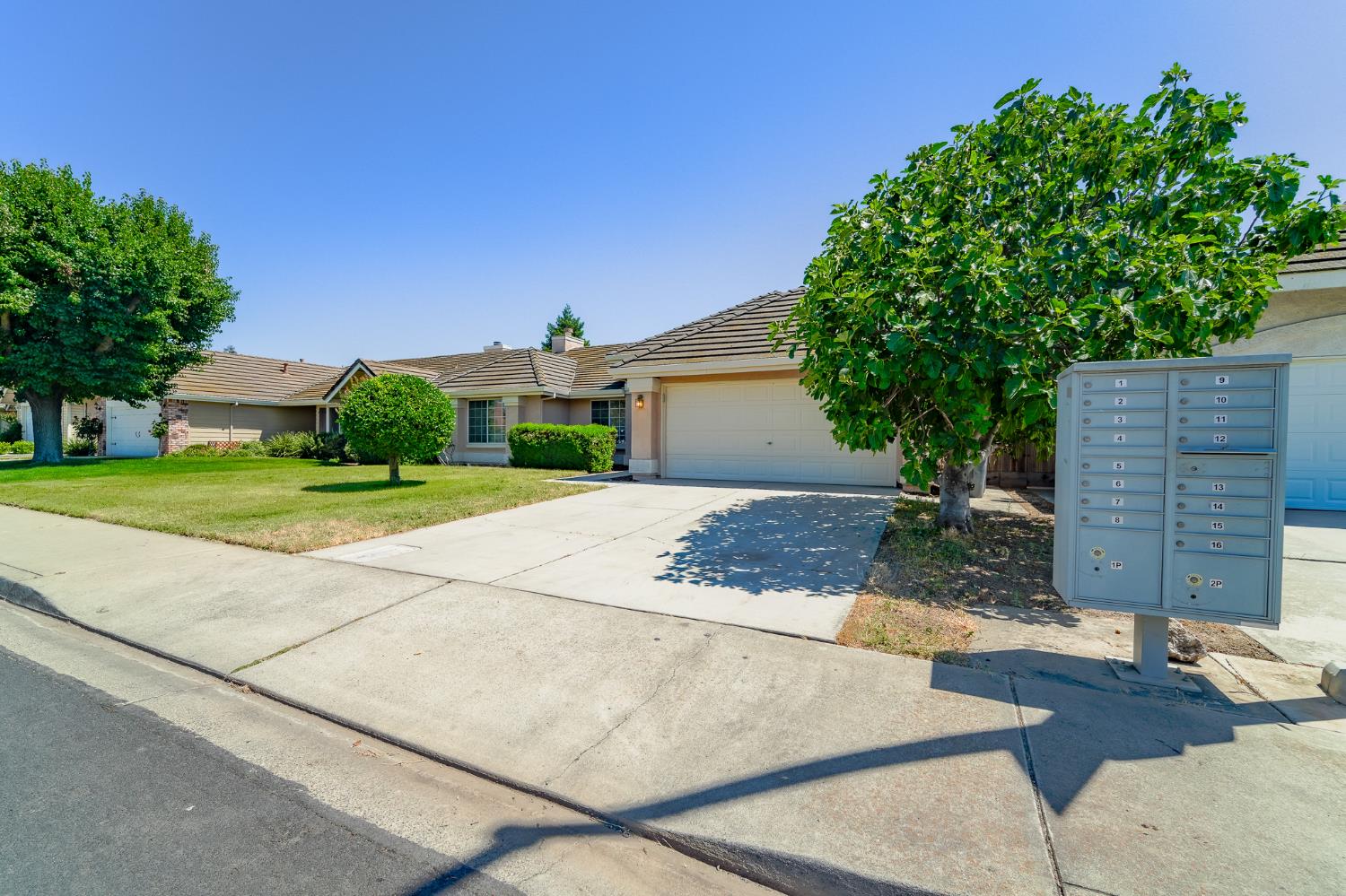 Colony Manor, Riverbank, California image 3