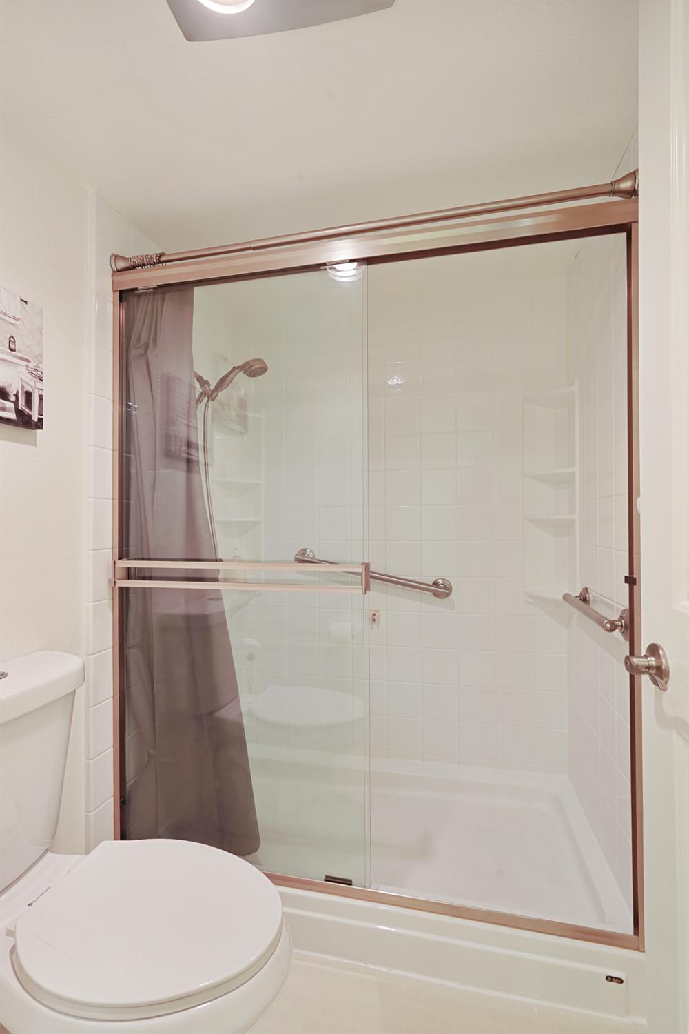 Photo #17: 225067869 Listing: Photo #17