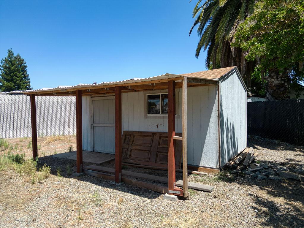 Vine Avenue, Escalon, California image 11