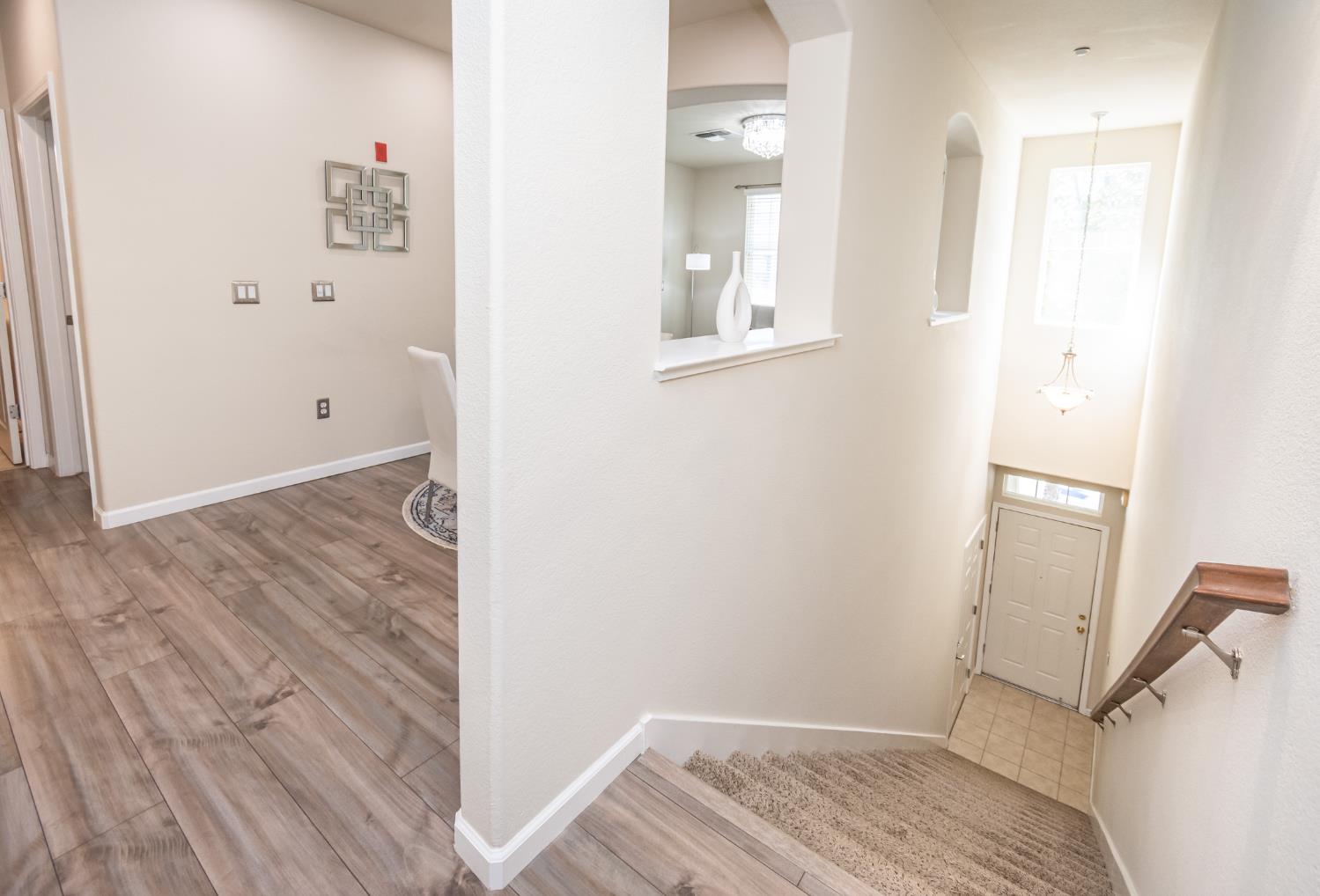 Photo #8: 225068677 Listing: Photo #8