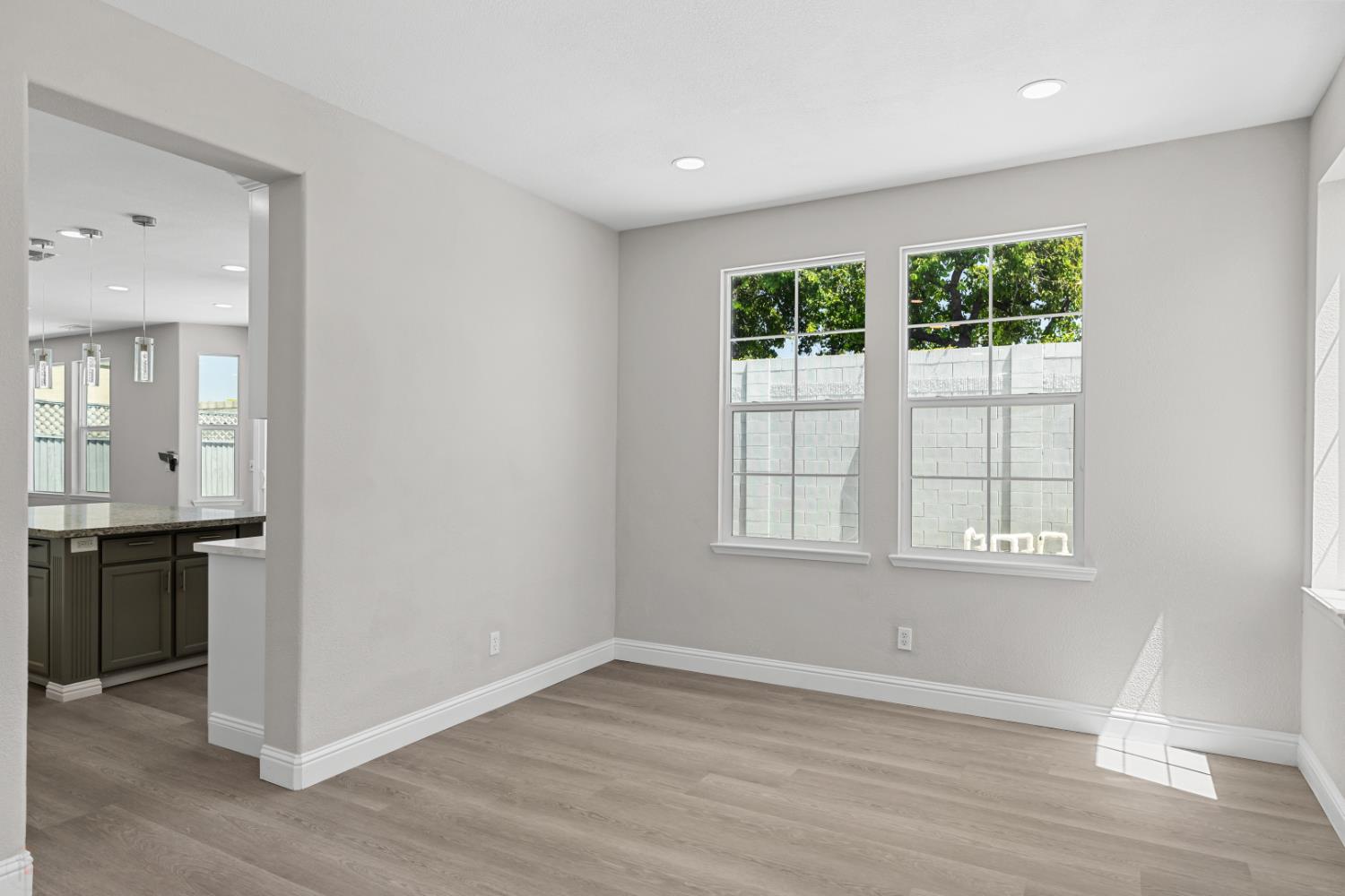Detail Gallery Image 16 of 82 For 2431 Ogden Sannazor Ct, Tracy,  CA 95377 - 6 Beds | 4/1 Baths