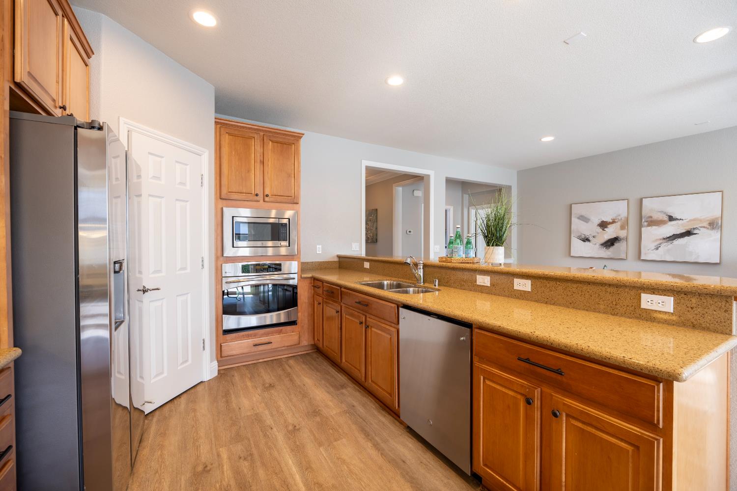 Rose Briar Place, Manteca, California image 16