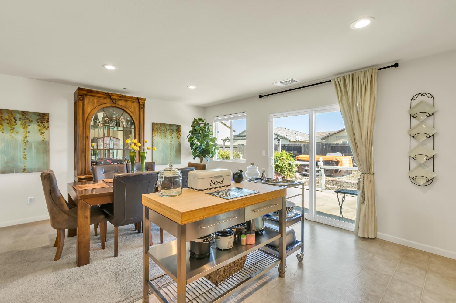 Sierra Bluff Street, Olivehurst, California image 18