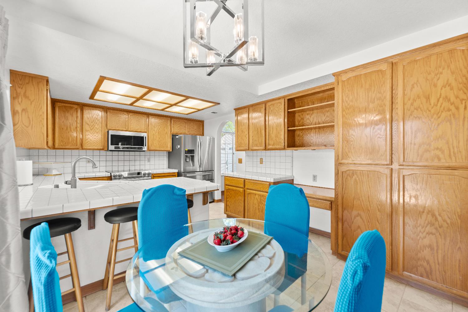 Van Eeden Court, Stockton, California image 31