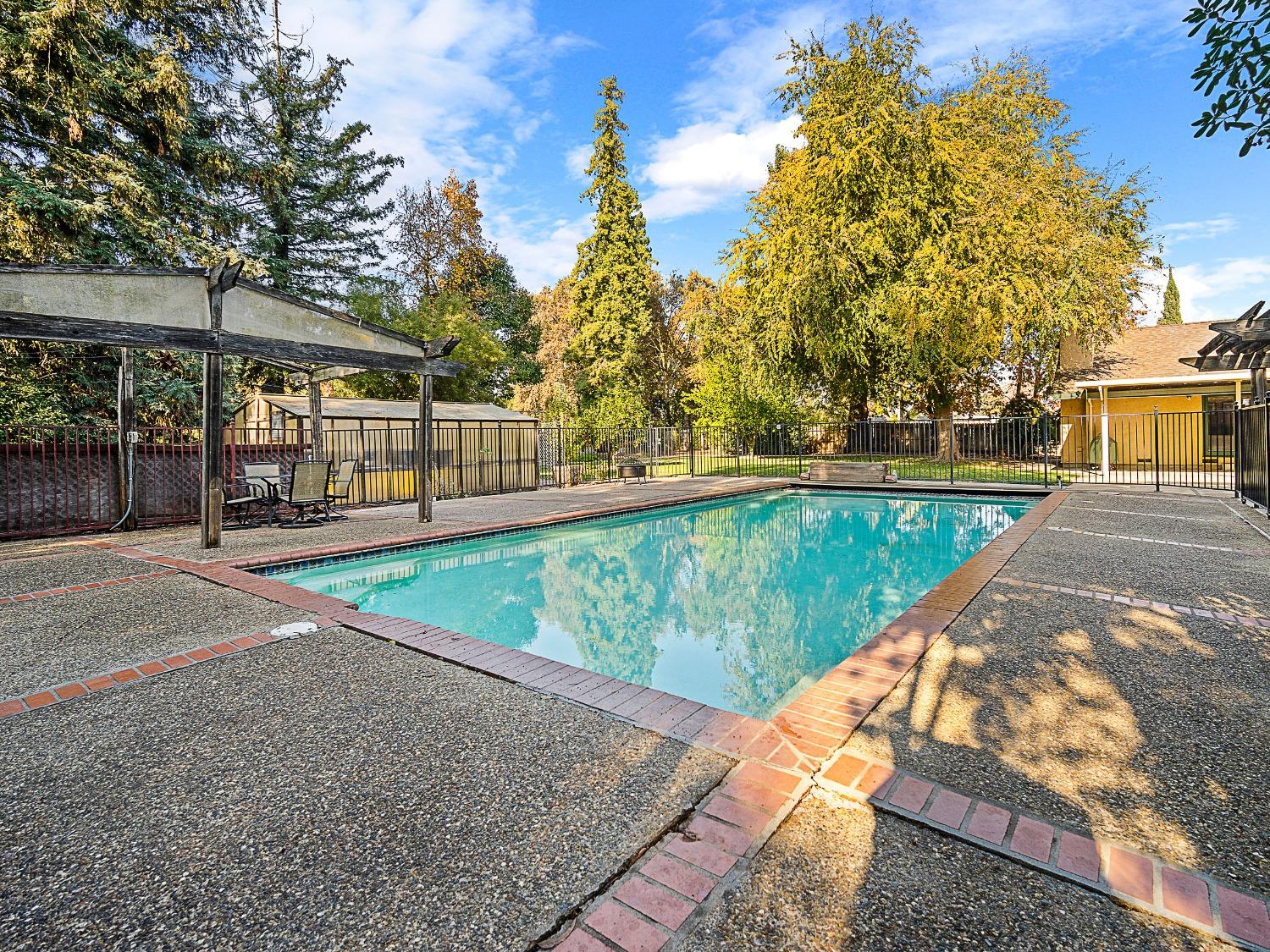 Laron Court, Stockton, California image 3