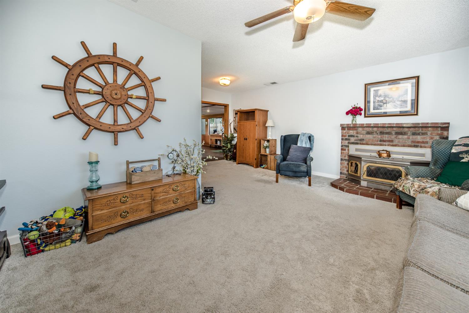 Leo Way, Woodland, California image 9
